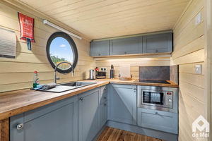 Photo 21- click for photo gallery